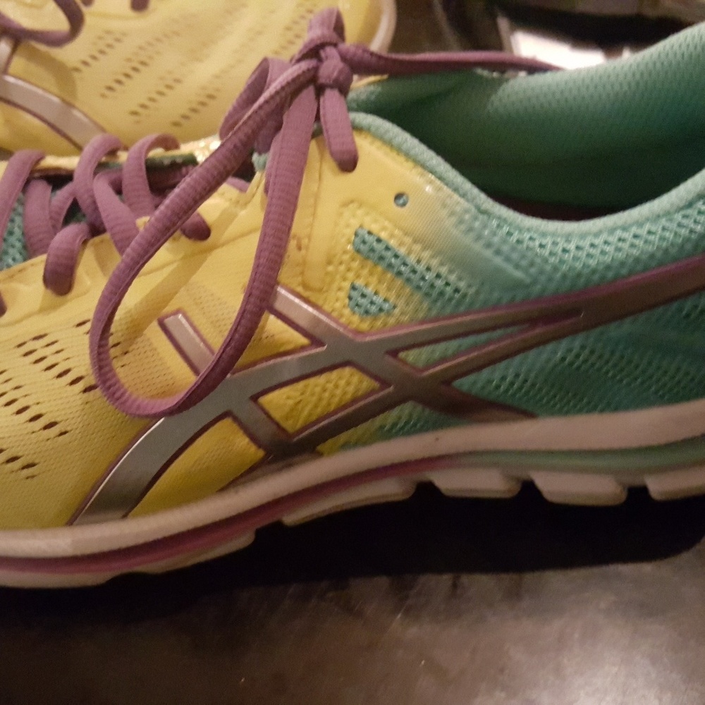 Asics 33 women's shoes
